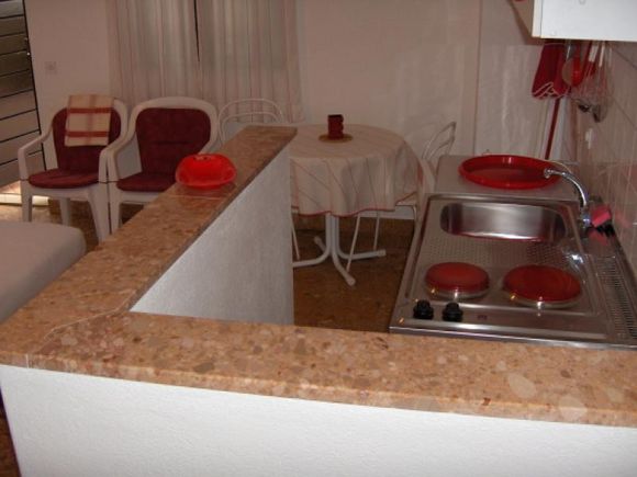 Appartement Studio prizemlje dans Bol 7