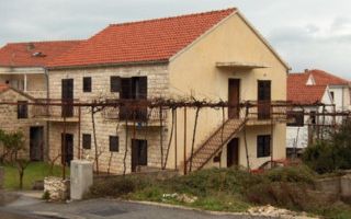Appartement Prizemlje dans Supetar