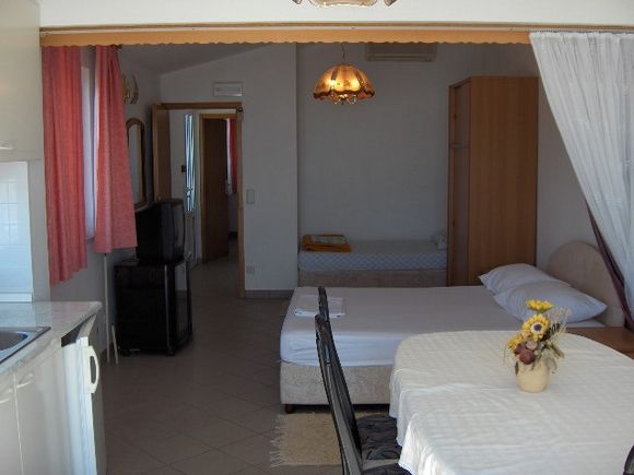 Appartement Apartman broj 4 dans Okrug Donji 2