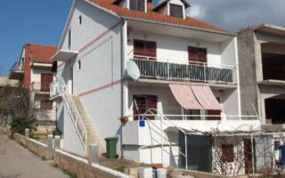 Appartement Apartman 2+2 dans Stari Grad