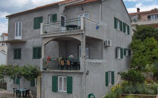 Appartement App. br. 1 dans Postira
