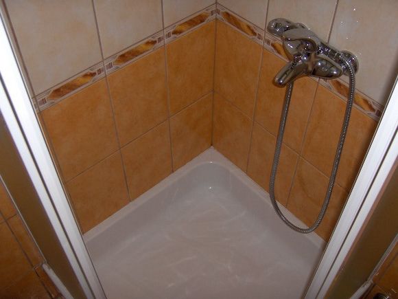 Appartement Žuta soba s balkonom dans Bol 6