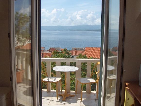 Appartement Žuta soba s balkonom dans Bol 7