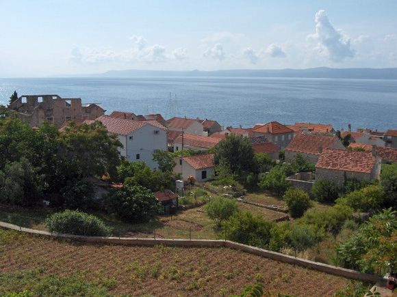 Appartement Žuta soba s balkonom dans Bol 11