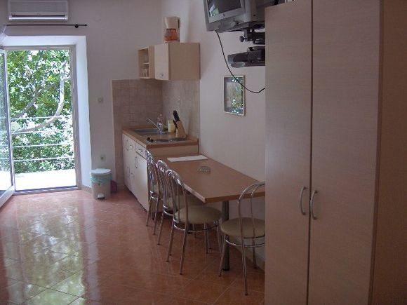 Appartement Studio br. 4 dans Bol 2