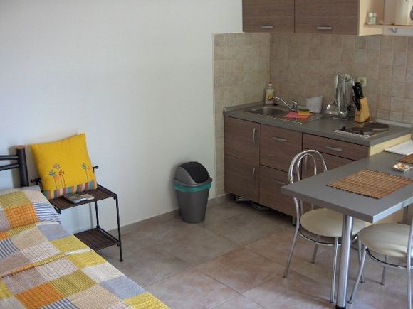 Appartement Studio br.6 dans Bol 4