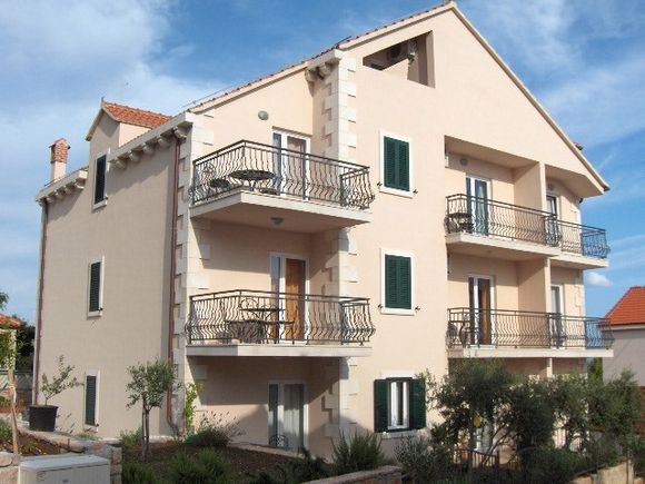 Appartement App br. 5 dans Bol 1
