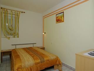 Appartement Prizemlje 1- desni dans Zavalatica 2