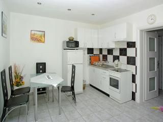 Appartement Prizemlje 1- desni dans Zavalatica 4