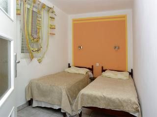 Appartement Prizemlje 2- lijevi dans Zavalatica 1