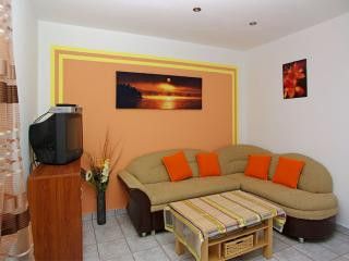 Appartement Prizemlje 2- lijevi dans Zavalatica 6