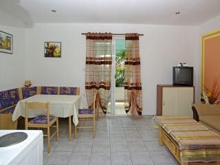 Appartement Prizemlje 2- lijevi dans Zavalatica 7