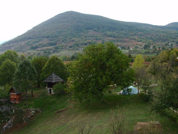 Appartement App - trokrevetni dans Smoljanac 8