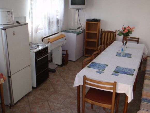 Appartement Br 2 dans Poljanak 10