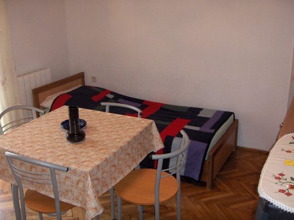 Appartement 2 dans Mandre 2