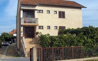 Appartement Dvokrevetna soba dans Nin