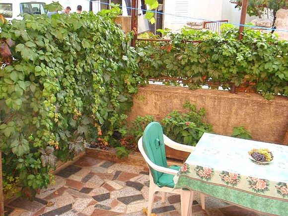 Appartement A 4 dans Pakostane 9