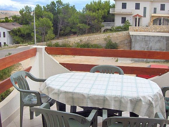 Appartement App br. 2 dans Pag 9