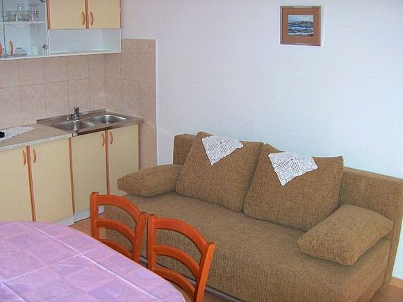 Appartement Prizemlje 1. desno dans Novalja 2