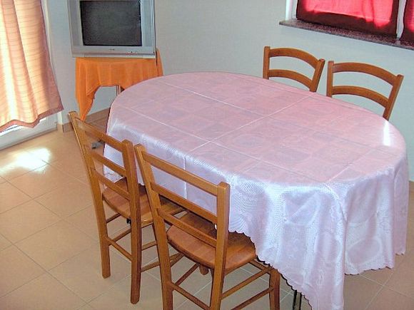 Appartement Prizemlje 1. desno dans Novalja 3