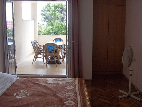 Appartement Prizemlje 1. desno dans Novalja 5