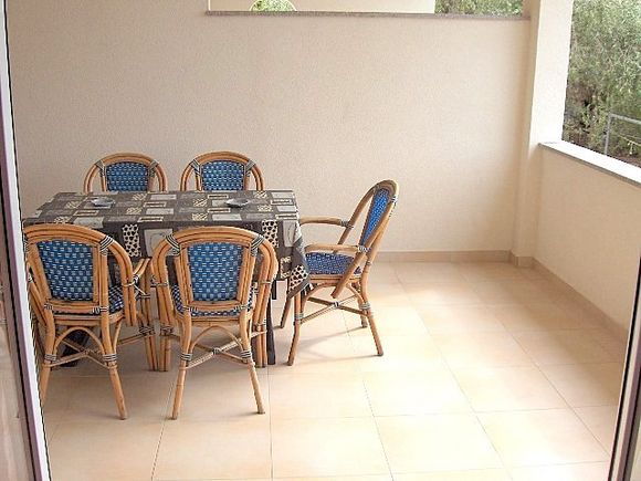 Appartement Prizemlje 1. desno dans Novalja 8