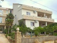 Appartement Prizemlje 1. livo dans Novalja