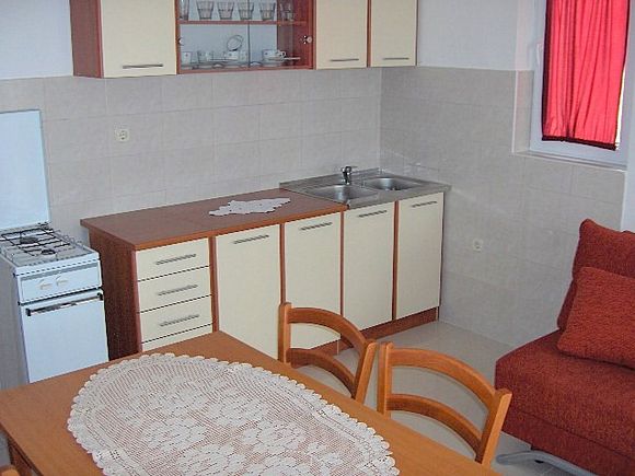 Appartement Prizemlje 1. livo dans Novalja 1