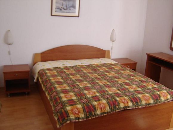 Appartement Dvokrevetni prizemlje dans Mandre 5