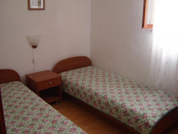 Appartement Dvokrevetni prizemlje dans Mandre 6