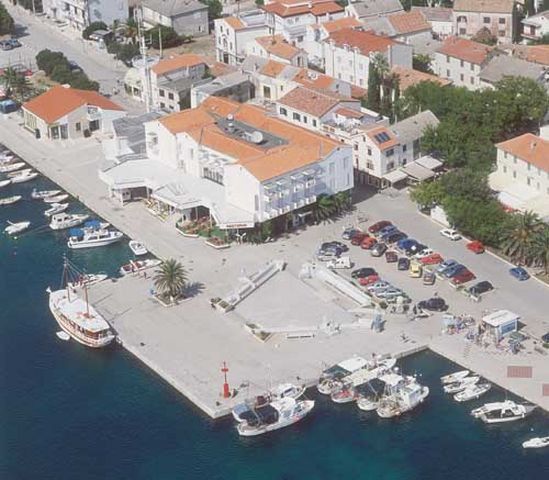 Appartement Hotel Loža dans Novalja 1