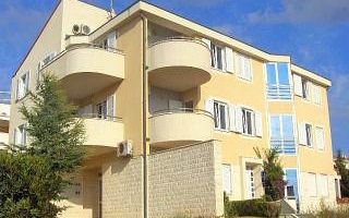 Appartement App br. 2 dans Novalja